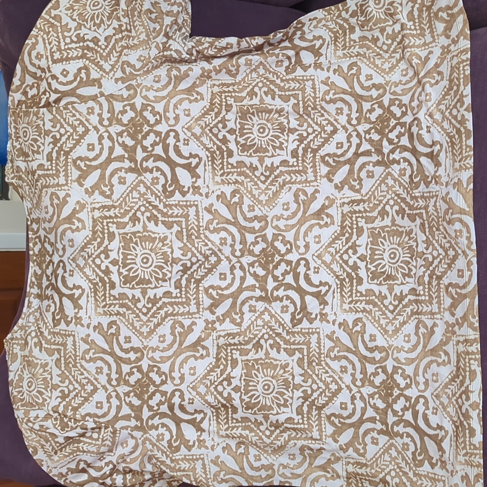 A beaded tie die patterned top - Picture 3 of 4